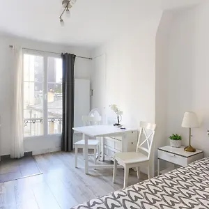 Orsay Cosy Studio Париж