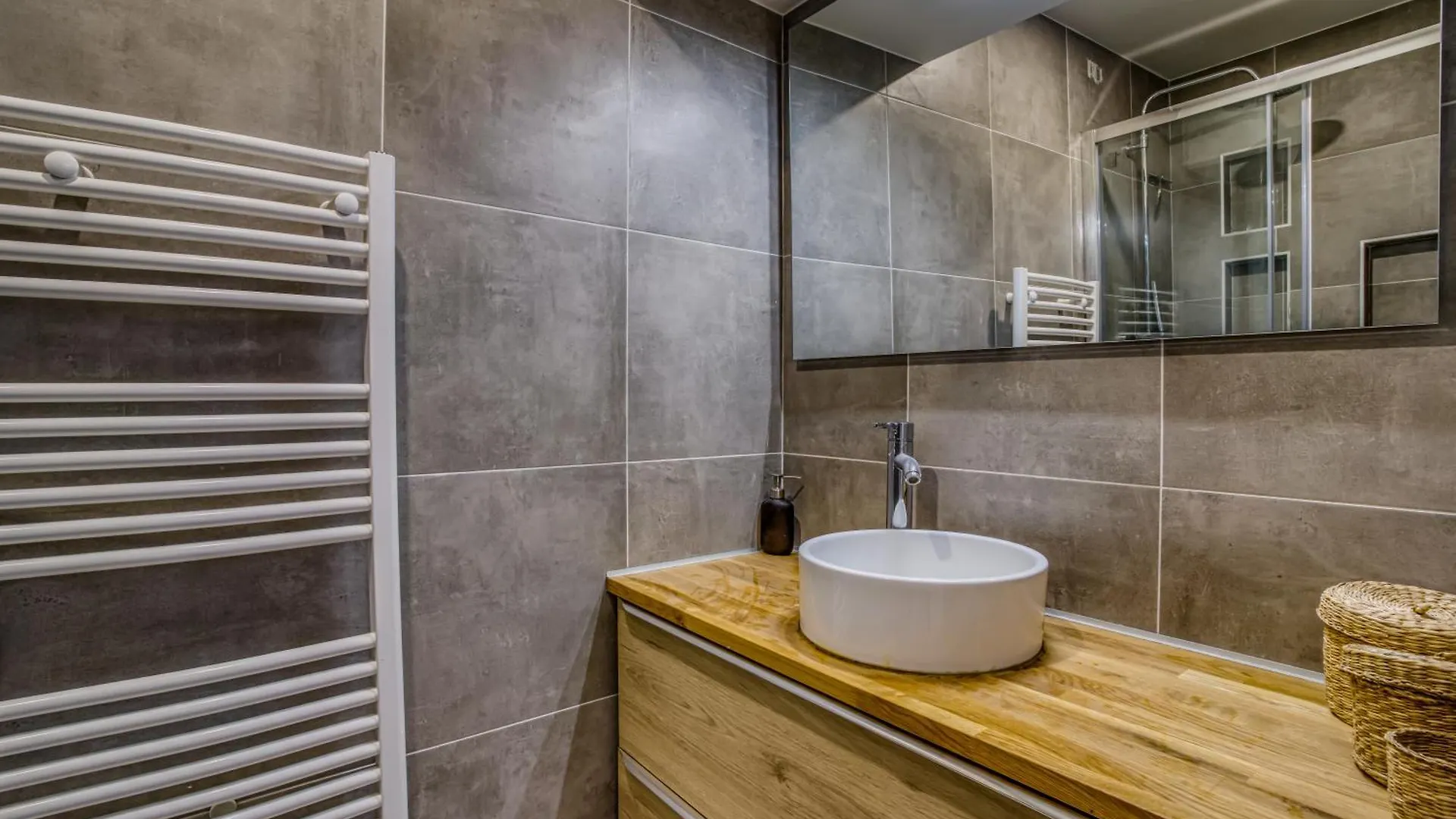Nenuphar 3 Pieces En Rdc Paris 15Eme / Felix Faure Apartment